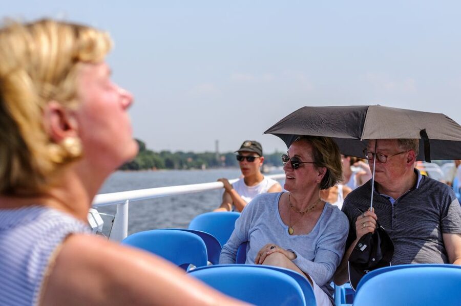Berlin: World Heritage Cruise to Potsdam - From Wannsee toward Kladow and Peacock Island