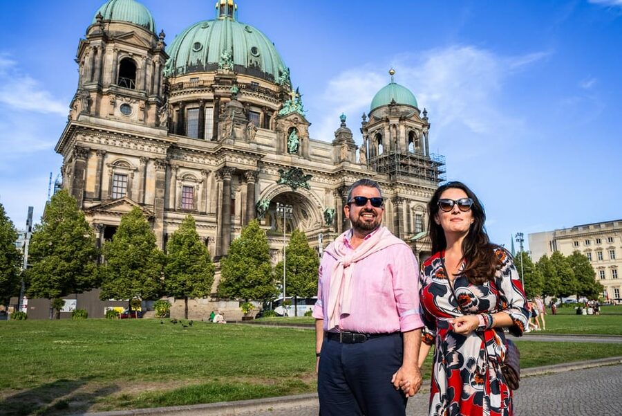 Berlin: Your Personal Vacation Photographer - Candid photographs versus posed portraits