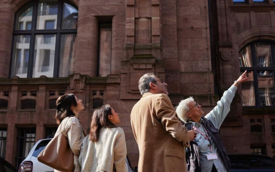 Best of Düsseldorf – The Highlight-Tour - Finding the older city in the Altstadt