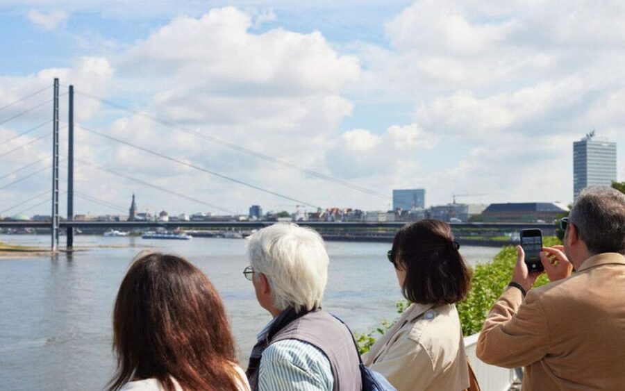 Best of Düsseldorf – The Highlight-Tour - Modern Düsseldorf around MedienHafen