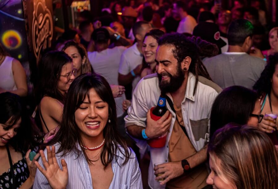 Big Hamburg Pubcrawl - Shots, Games & VIP Bundle - Saturday’s extra shots for women