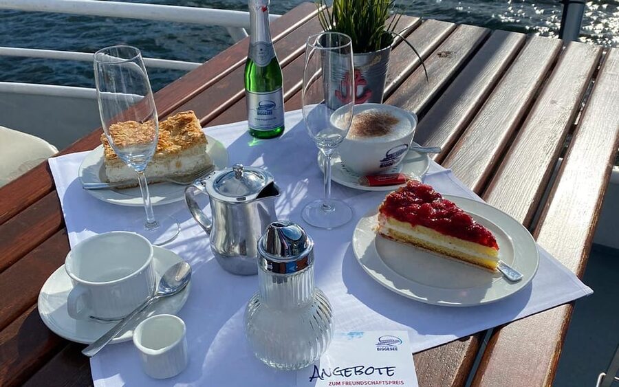 Biggesee: Boat Tour with All-inclusive cake buffet - Key points at a glance
