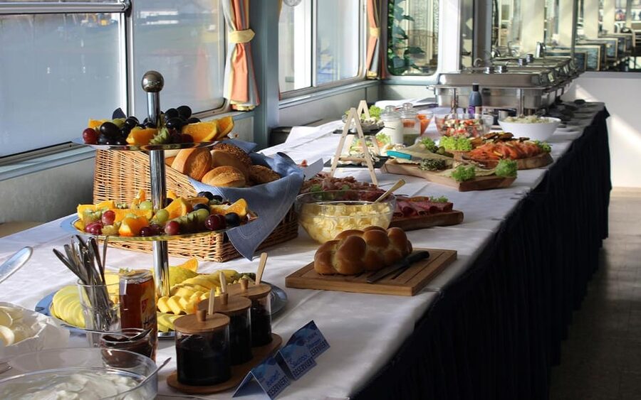 Biggesee: Boat Tour with All-inclusive cake buffet - Drinks that add real value
