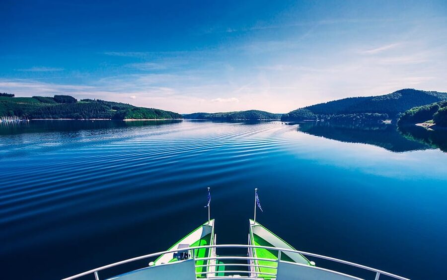 Biggesee: XXL Boat Ride with All-Inclusive Brunch Buffet - A welcome drink before the buffet