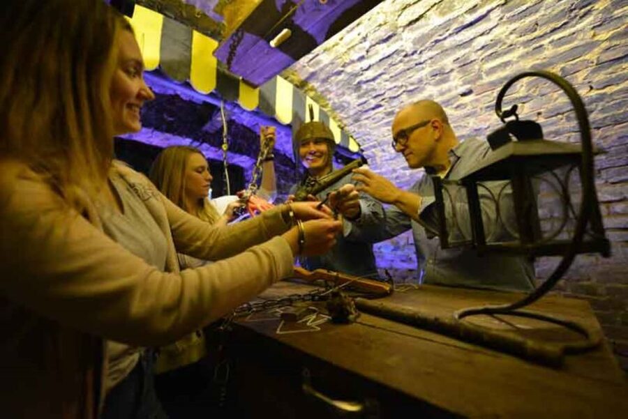 Bonn: Escape Room Games - Practical ways to get more from your hour