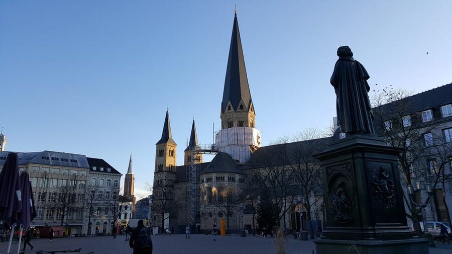Bonn: Private City Highlights Walking Tour - Bonn Minster and the Baroque Mile