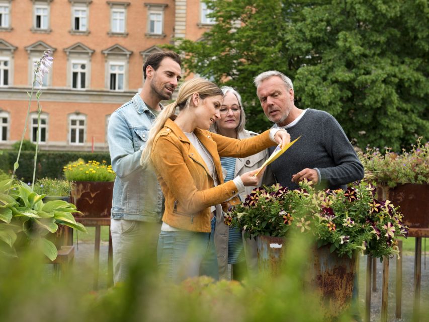 Bremen: Outdoor Escape Game in the Old Town - Following the route and finding the missing pieces