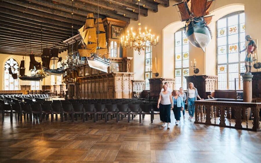 Bremen: Public Tour of the Town Hall in English - The Golden Chamber and the smaller details