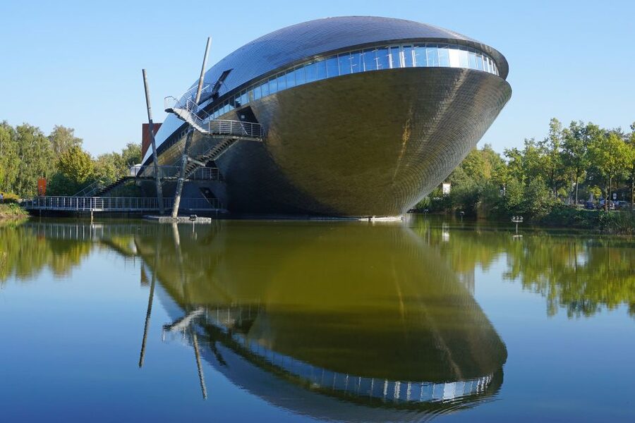 Bremen: Universum Science Center Entrance Ticket - Start with technology you use every day
