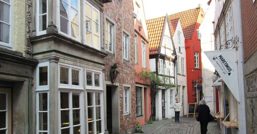 Bremen: Walking Tour of Historic Schnoor District - Why Schnoor feels different from the rest of Bremen