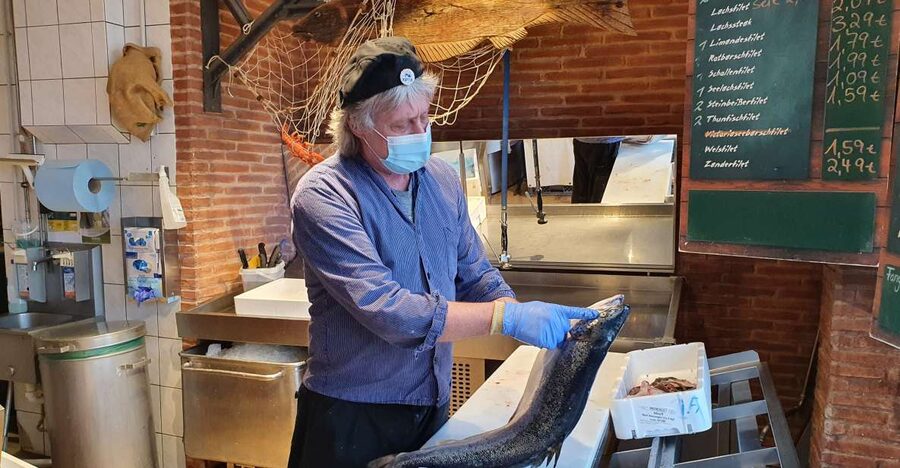 Bremerhaven: Fish Bite Guided Walking Tour - Key points to know before booking
