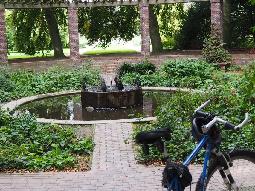 Celebs, Waterfronts and Nature Cycle Tour - Who should book this ride