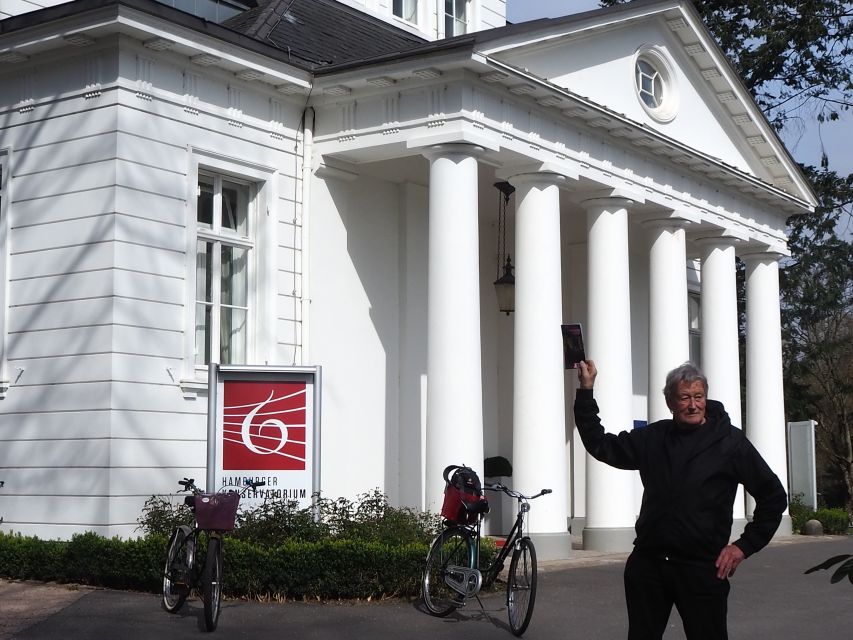 Celebs, Waterfronts and Nature Cycle Tour - Why Hamburg works so well on two wheels