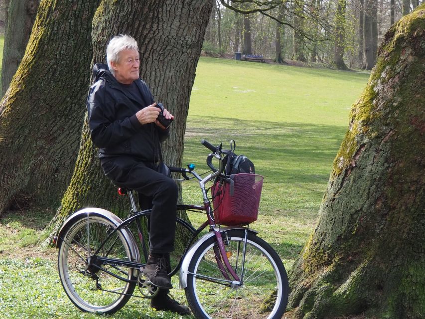 Celebs, Waterfronts and Nature Cycle Tour - Goldbekufer, Winterhuder Kanal, and Uhlenhorst