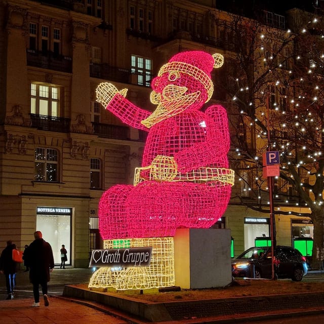 Christmas market lights tour bus through Berlin, free mulled wine (2.5 hours) - Potsdamer Platz brings a modern Christmas mood