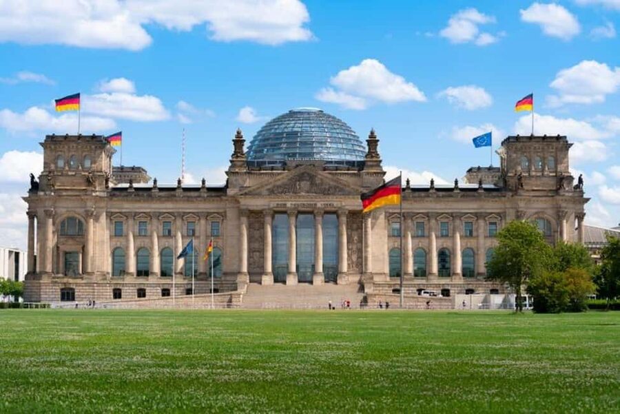 CitySightseeing Berlin HOHO Bus- All Lines (A+B) & Boat Tour - Why the open-top deck matters in Berlin
