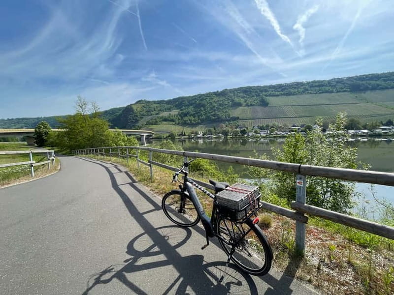 Cochem: Bike and Boat Tour with Picnic and Wine Tasting - Choosing between the 10 kilometer and 23 kilometer routes