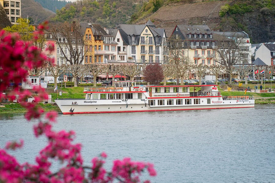 Cochem: KD Panoramic Evening Cruise on the Moselle River - Seeing the promenade and Pinneberg chair lift