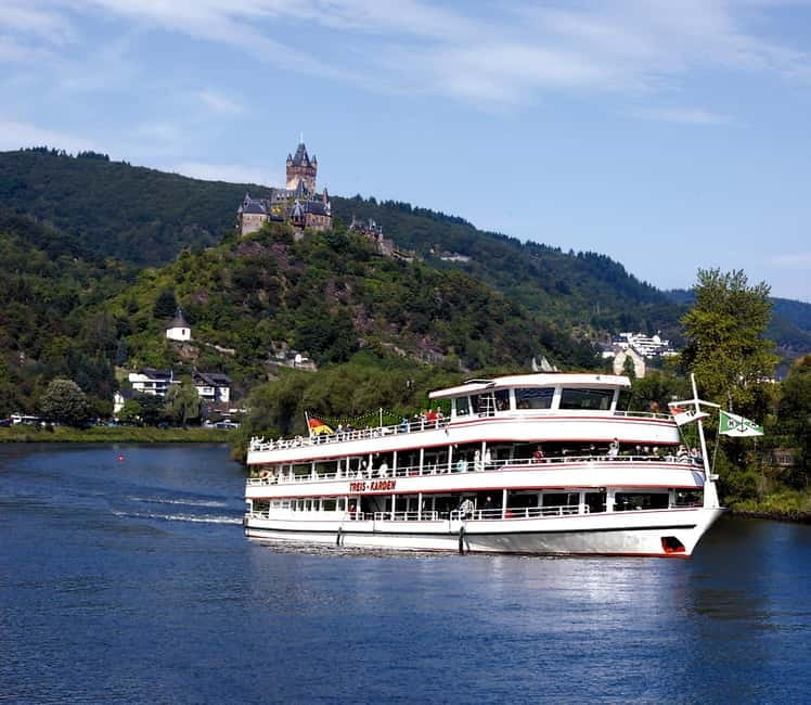 Cochem: Panorama-Schiff-Tour 1 Stunde bis Ernst und zurück - Finding the Yellow Pier Below Skagerrak Bridge