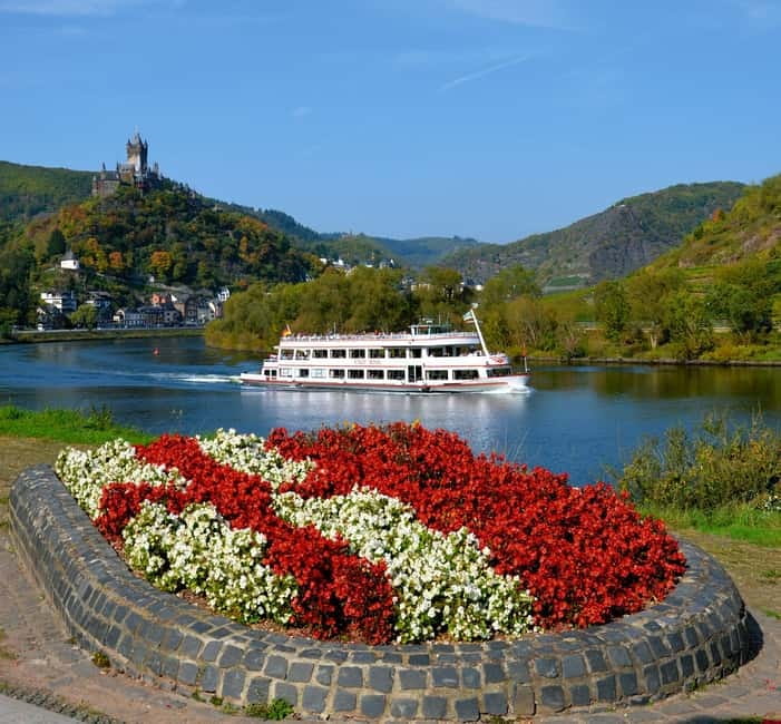 Cochem: Panorama-Schiff-Tour 1 Stunde bis Ernst und zurück - Boarding the Three-Level Treis-Karden