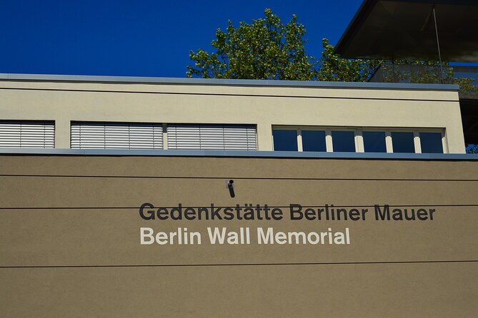 Cold War, Berlin Wall, Spies and the East Side Gallery - Alexanderplatz and the daily life of East Berlin