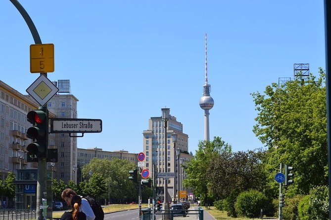 Cold War, Berlin Wall, Spies and the East Side Gallery - The guides make or break the experience