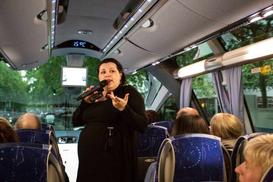 Cologne: 1.5-Hour Comedy Bus Tour - A city tour with a punchline