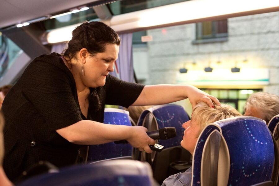 Cologne: 1.5-Hour Comedy Bus Tour - German language and cultural context