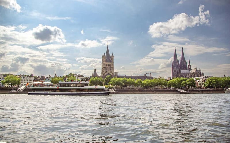 Cologne: 1-hour Rhine Cruise in Cologne - From the Old Town to Rheinauhafen