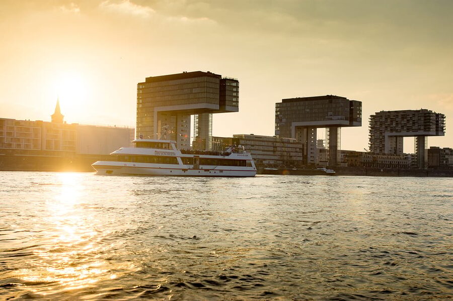Cologne: 2-Hour Evening Cruise on the Rhine River - Finding the correct landing stage