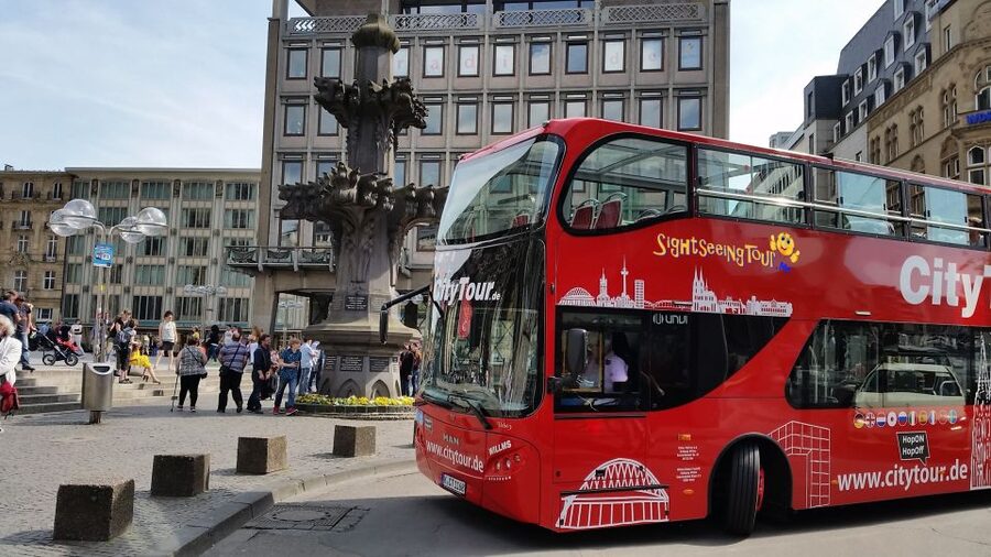 Cologne: 24h Hop-On Hop-Off Sightseeing Bus Ticket - Zoo and Flora: the northern end of the route