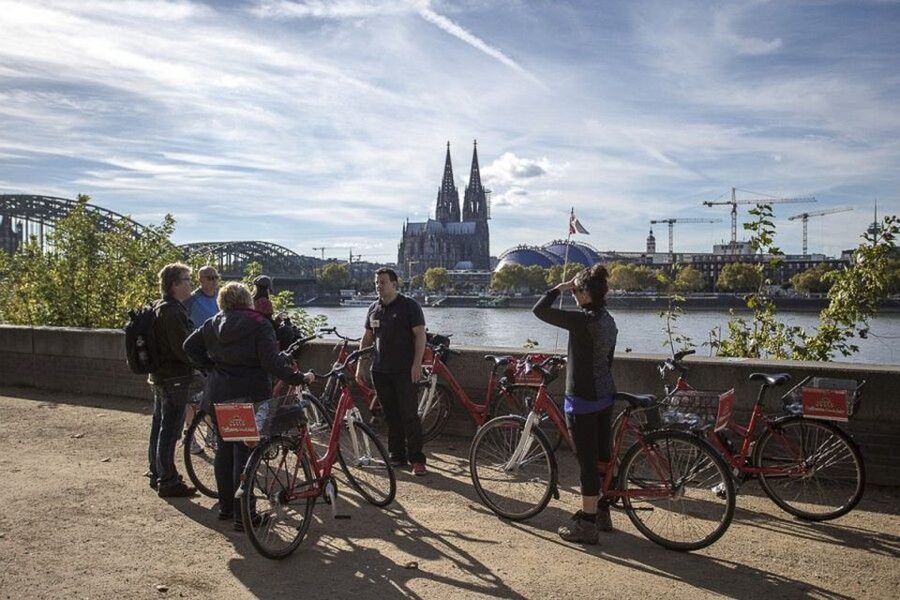 Cologne: 3-Hour Guided Bike Tour - Riding north along the Rhine