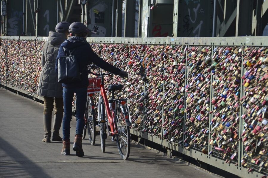 Cologne: 3-Hour Guided Bike Tour - The Hohenzollern Bridge and Cologne’s postcard view
