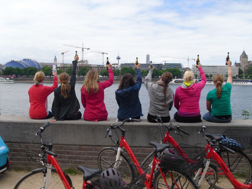Cologne: 3-Hour Guided Bike Tour - A pause in Alter Markt and the Martinsviertel