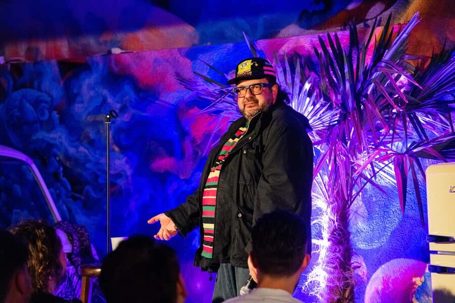 Cologne: Best Stand-up-Comedy with laugh guarantee - Nico Hoffmeister keeps the evening moving