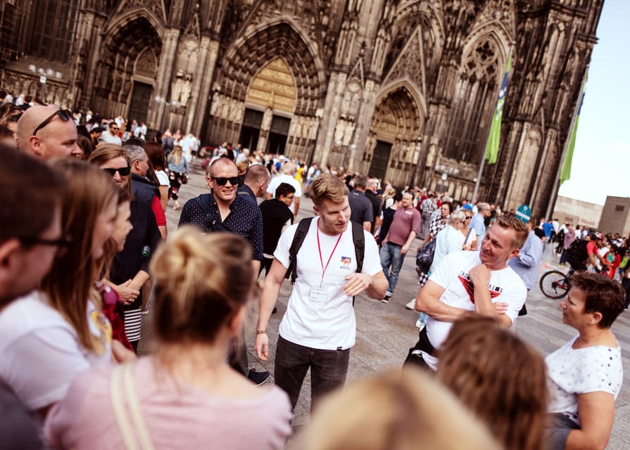 Cologne: Brewery Tour with 3 Kölsch Beer Tastings - Old-town streets, legends, and the walk between beers
