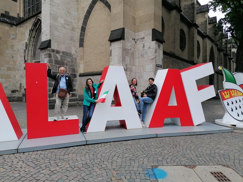 Cologne classic walking tour - Fischmarkt and the Rhine promenade