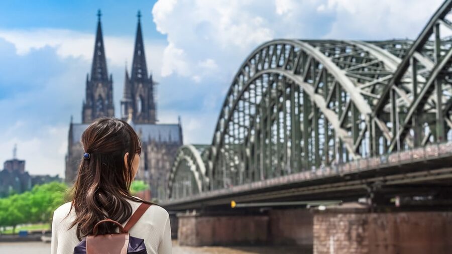 Cologne: entertaining guided tour to old town highlights - Great St. Martin Church and medieval Cologne