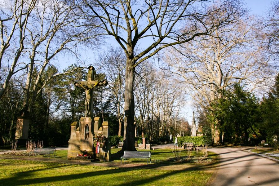 Cologne: Guided Tour of Melatenfriedhof - Key points to know before you book