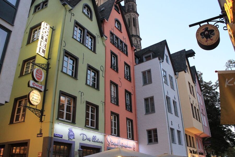 Cologne: Kölsche Highlights-/Altstadt Tour in German - Stories, legends, and historical personalities