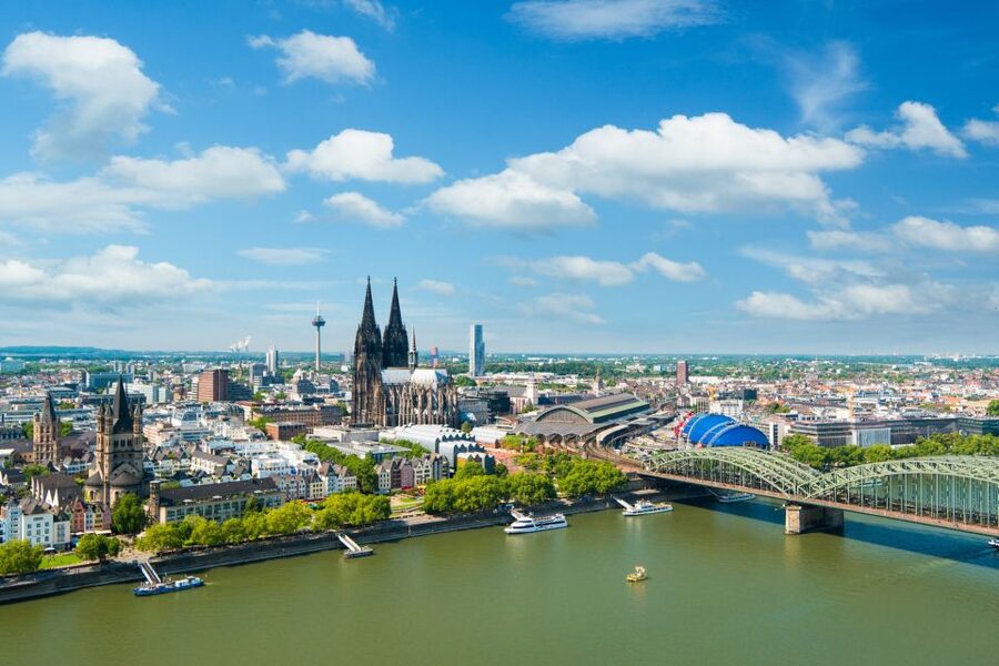 Cologne & Limburg Full-Day Tour - Leaving Frankfurt from Wiesenhuettenplatz