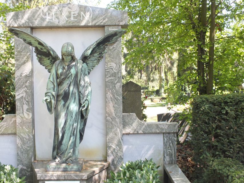 Cologne: Melaten Cemetery Life, Love and Death Tour - What the two-hour route feels like