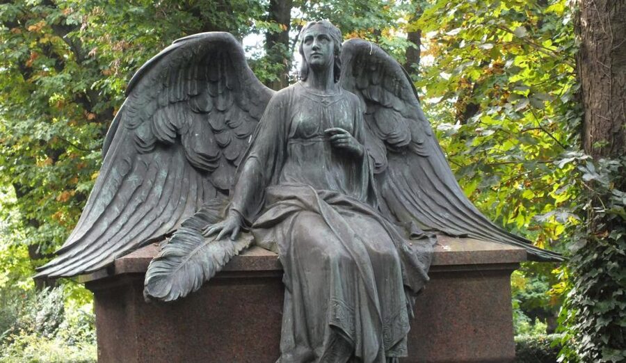 Cologne: Melaten Cemetery Life, Love and Death Tour - Is $16 a fair price?