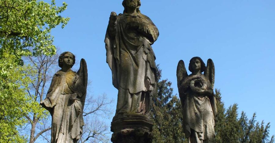 Cologne: Melaten Cemetery Life, Love and Death Tour - Meeting your guide at Aachener Straße