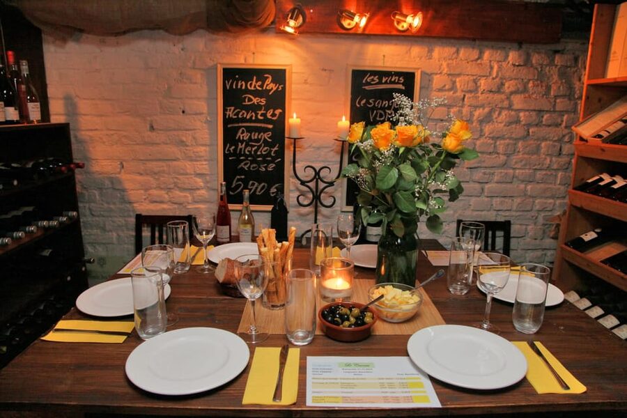 Cologne-Nippes: Cheese and wine with champagne and Grand Cru - Starting at Le Caveau in Cologne Nippes