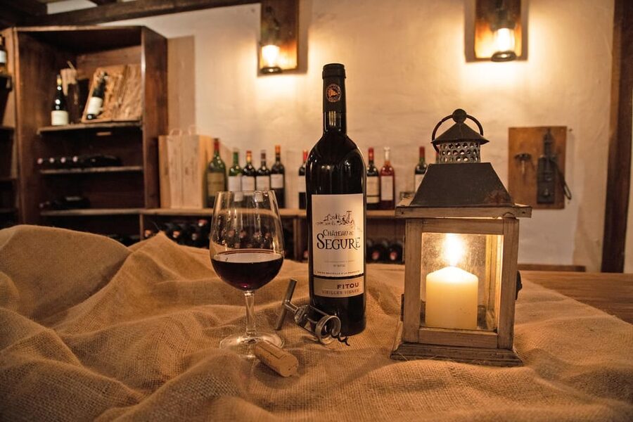 Cologne-Nippes: Cheese and wine with champagne and Grand Cru - The pace, service, and social atmosphere