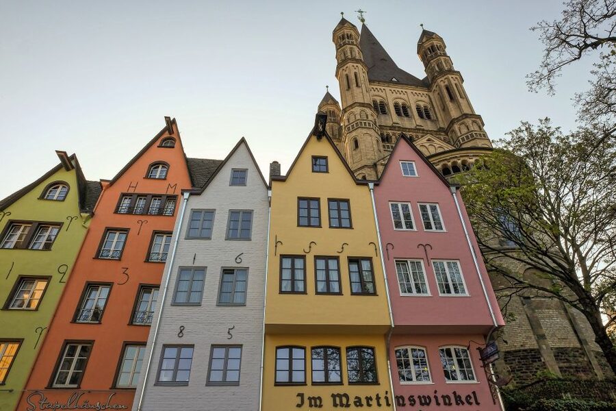 Cologne: Old Town Highlights Walking Tour - How much walking and how accessible is it?