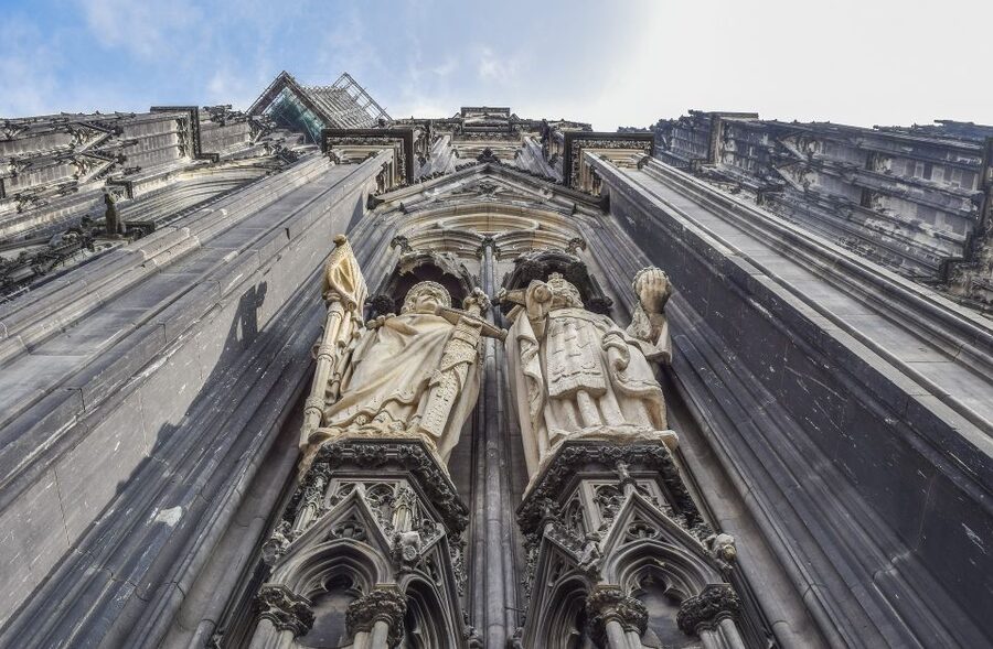 Cologne: Old Town Highlights Walking Tour - Hohenzollern Bridge and the Rhine panorama