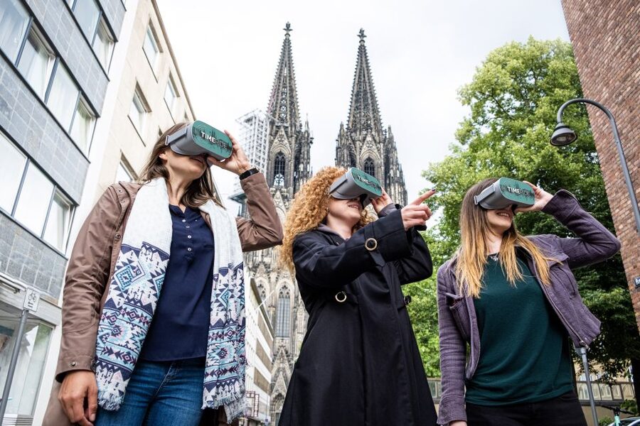 Cologne: Old Town Virtual Reality Walking Tour - Key points at a glance