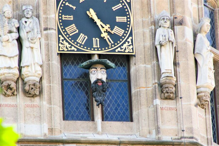 Cologne: Old Town Walking Tour with 1 Brewery Visit & 1 Beer - Key points at a glance